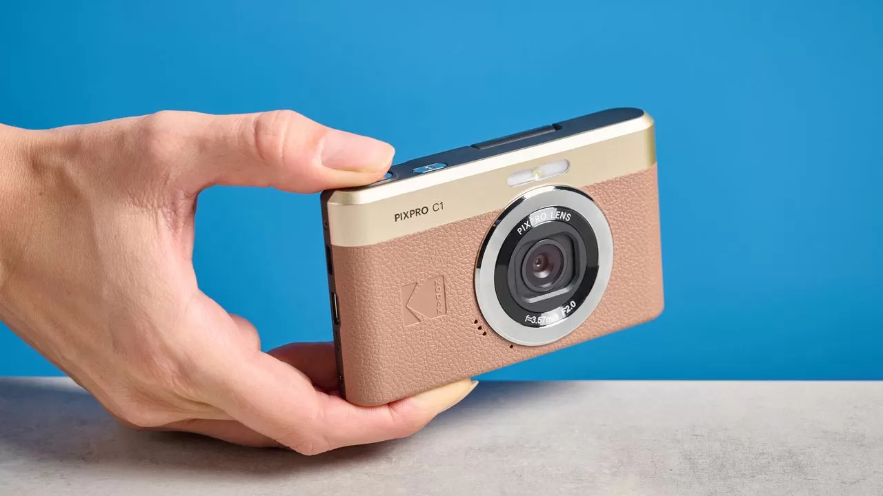 Unleash Your Inner Artist: Discovering the Unexpected Joy of Kodak's Ektar H35N Half-Frame Camera