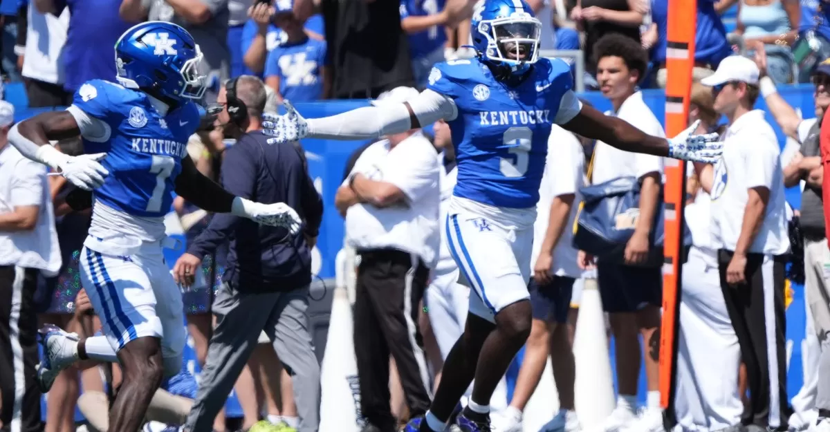 Kentucky Kicks Off Season with Dominant Win, Roaring to 1-0!