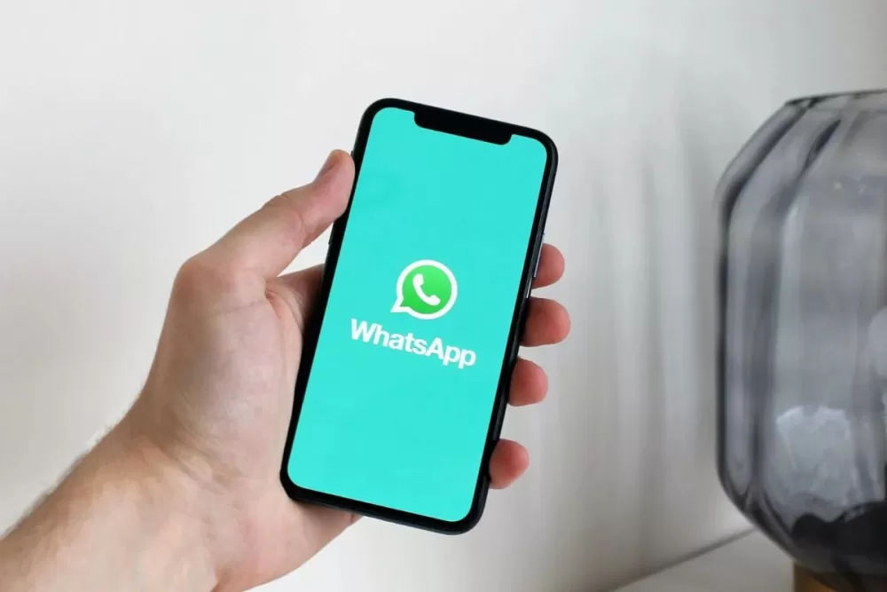 Transform Your WhatsApp Calls: Unleash AI-Generated Backgrounds!