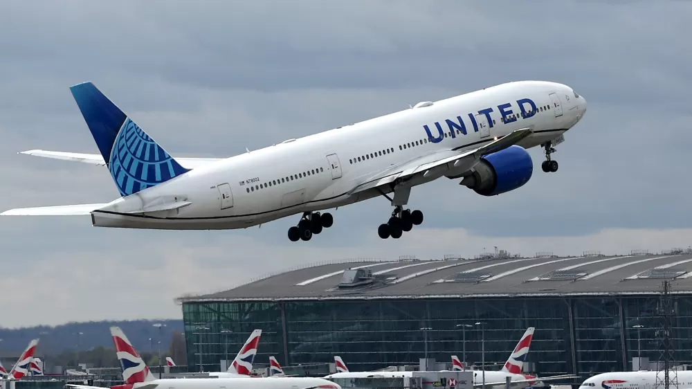 Sudden Evacuation: United Flight Empties After Security Alert at Major Airport