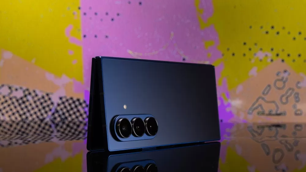 The Foldable Face-Off: Unpacking the Hype Around Apple's iPhone Fold vs. Samsung's Galaxy Z Fold 8