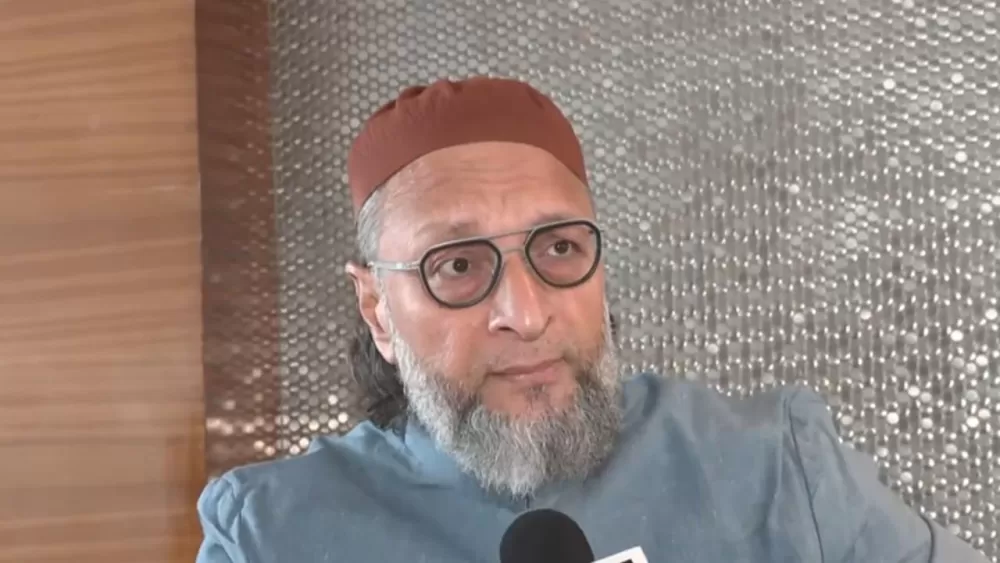 Owaisi Slams Akhilesh Yadav, Claims SP Has Been Exploiting Muslims for Generations