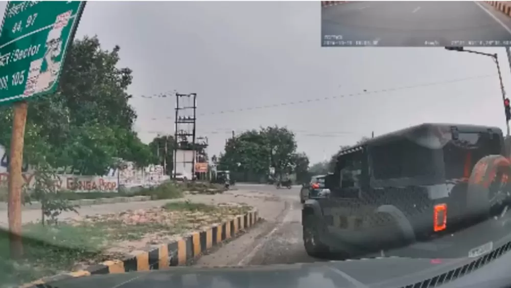 Mahindra Thar Caught Jumping a Red Light in Noida – Viral Dash‑Cam Footage Fuels Outrage