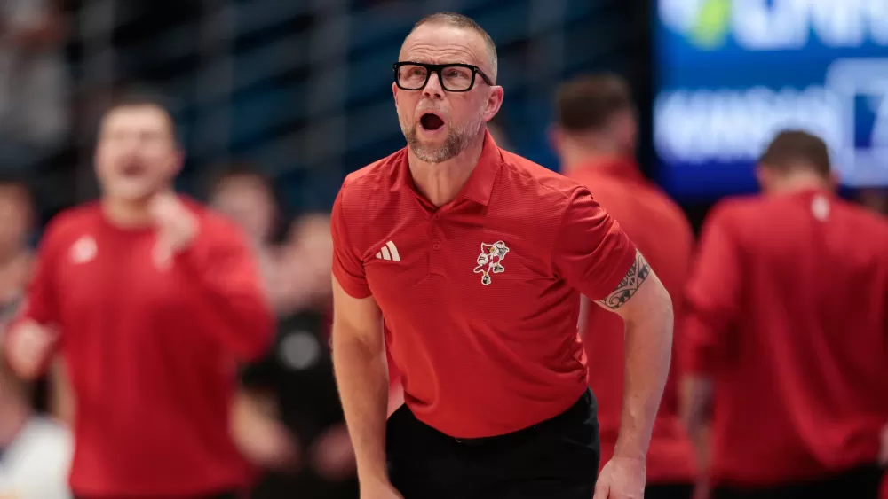Pat Kelsey Reflects on Louisville’s Thrilling Exhibition Win at Kansas